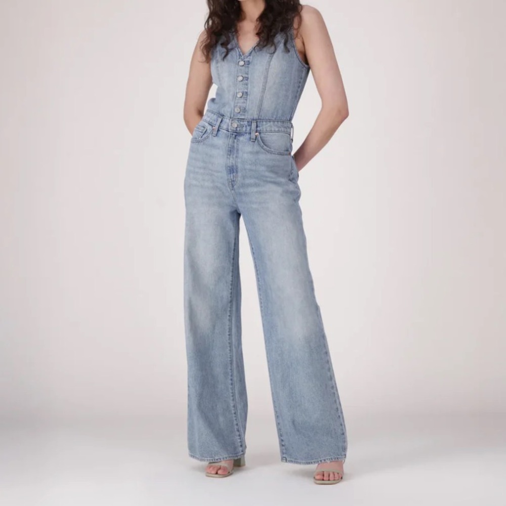 Levi’s Wide Leg Denim Jumpsuit NWT Size 29 Medium Wash